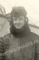 Portrait de Georges Guynemer en tenue de pilote .