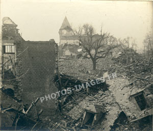 Photo des ruines du fort de Ham dynamité à l'explosif pendant la guerre 1914-1918