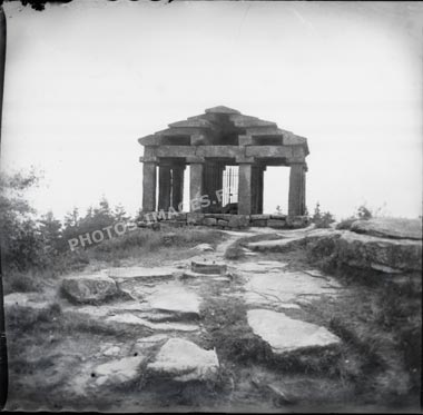 Photo ancienne du temple de Donon