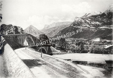 Photo ancienne des ponts de Claix sur le Drac et le col de l'Arc