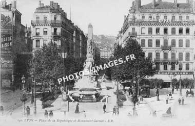 Monument de la place Carnot ancienne carte postale 1910 cpa