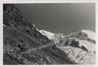 Photo ancienne des Grands Mulets, du Dôme du Goûter et le Bosson