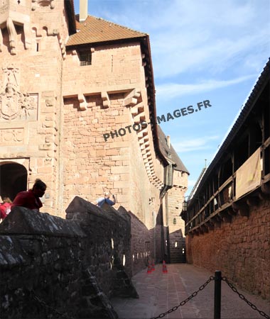 Rue au Chateau Haut-koenigsbourg