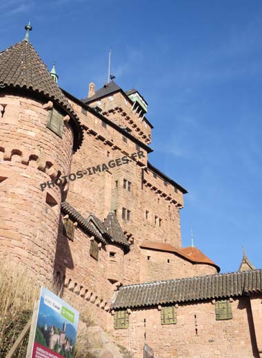 Le donjon du Chateau Haut-koenigsbourg en photo actuelle