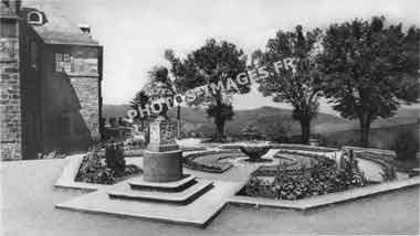 Photo ancienne de la terrasse du Mont Sainte-Odile en Alsace