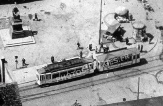 Le tramway sur la place Gutenberg détail de la photo