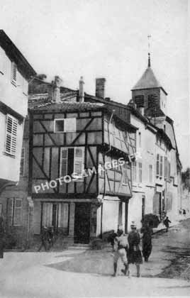 Photo ancienne d'une maison style Louis-XI à Bar-le-Duc en 1900