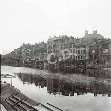 Photo ancienne de Verdun sur la Meuse et la cathédrale en fond