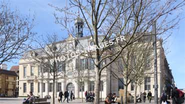 Ancienne photo de l'hôtel de ville vers 1900