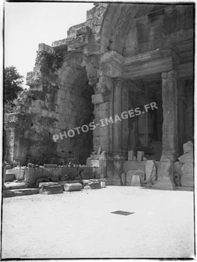 Le temple de Diane à Nîmes en 1910
