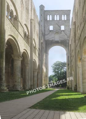 La Grande Nef de l'abbaye en photo récente