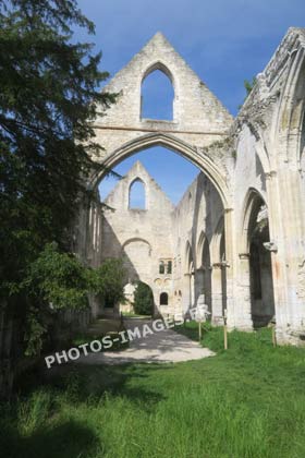 La nef de l'église en photo récente