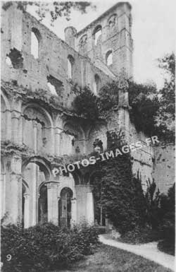 Photo ancienne des ruines des latéraux de Notre-Dame