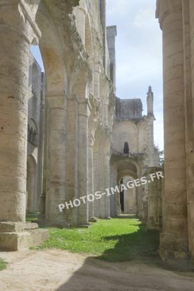 Ruines des latéraux de Notre-Dame en photo récente