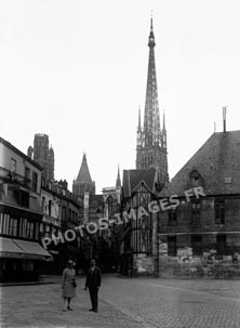 Le Havre place de la cathedrale