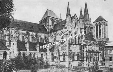 la Cathédrale de Lisieux vue de son abside