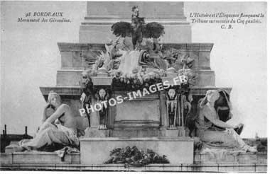 Le monument des Girondins à Bordeaux en 1900 sur une ancienne carte postale