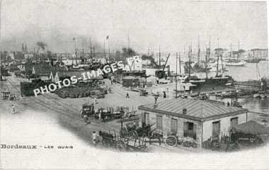 Les quais de chargement à Bordeaux en carte postale de 1900