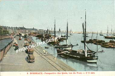 Les quais vus du pont à Bordeaux en carte postale de 1900