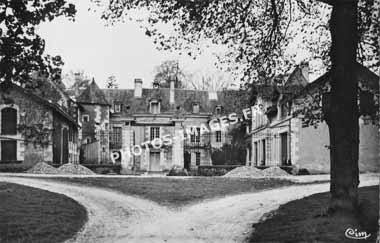 Le chateau de la Girardière en carte postale ancienne de 1950