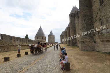Les lices et la tour narbonnaise à Carcassonne en photo récente