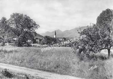 Ancienne photo de Barousse et les montagnes sur une carte postale de 1950