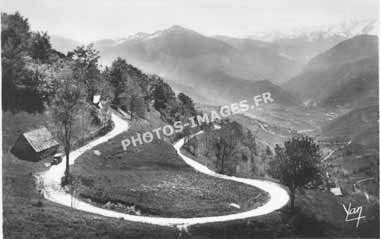 Ancienne photo du Col Aspin et de la vallée de l'Aure en carte postale de 1920