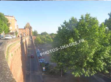 Photo actuelle du quai Montmurat et du musée Ingres-Bourdelle à Montauban