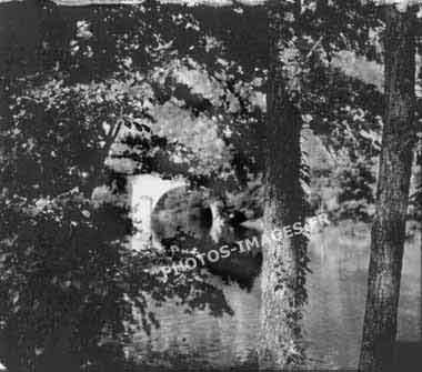 Ancienne photo du pont du Rozier dans les gorges du Tarn de 1947