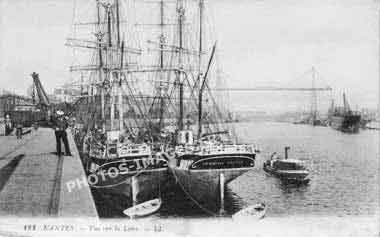 Nantes carte postale du port des quais et des bateaux Amélie et J-B Demange en photo ancienne de 1900