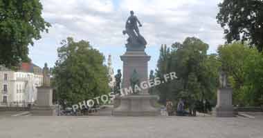 Nantes le Monument aux Morts en photo actuelle