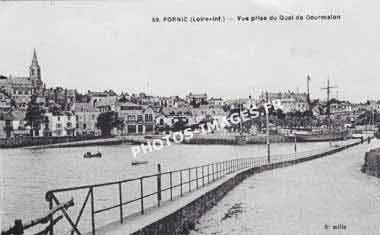 Pornic en carte postale du port des quais et des bateaux en photo ancienne de 1900