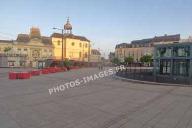 La place de la République en photo actuelle au Mans