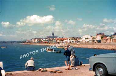 Ancienne photo du port de Croix-de-Vie sur une diapo de 1960 à Croix-de-Vie 