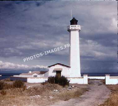 Ancienne photo du phare de la Pointe des Corbeaux à l'Ile d'Yeu en 1960