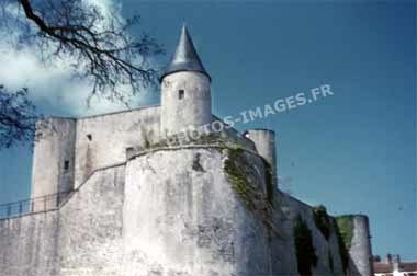 Ancienne photo château de Noirmoutier sur une diapo de 1960