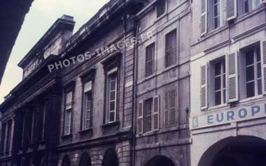 D'anciennes façades de maisons rue du Palais