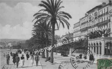 Photo ancienne de la Croisette à Cannes en carte postale de 1920