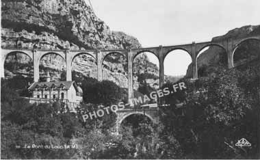 Photo ancienne du pont aux Gorges-du-Loup en carte postale de 1950