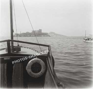 Ancienne photo du château d'If à Marseille en 1937