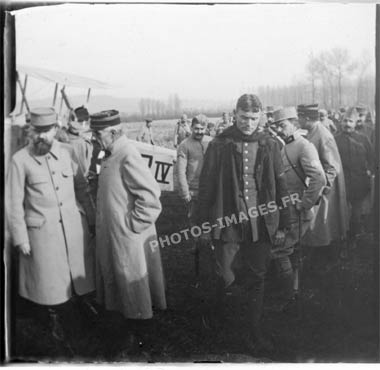 Pilote allemand piteux capturé et son avion pendant la guerre de 14-18, WW1