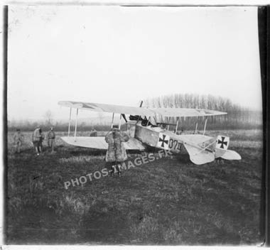 Photo de l'avion allemand au sol captur en 14-18,WW1
