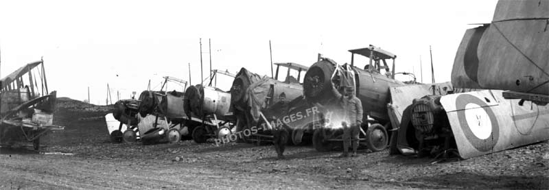 Photo des carcasses d'avion en 14-18 WW1