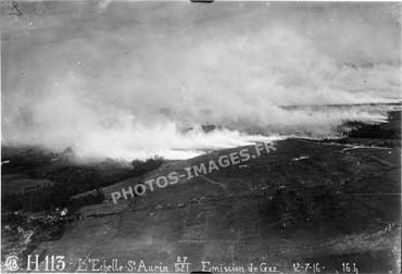 Photo aérienne du gaz laché sur les tranchées pendant la guerre de 1914-1918 à l'Echelle St-Aurin en 14-18 WW1