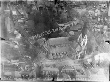 Photo aérienne de Nesle et la collégiale Notre Dame en 14-18 WW1