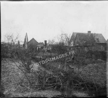Photo des ruines de la gare de Noyon pendant la guerre 1914-1918 ww1