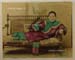 dame chinoise photoraphiée en costume sur un divan